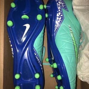 Woman Nike Soccer Cleats